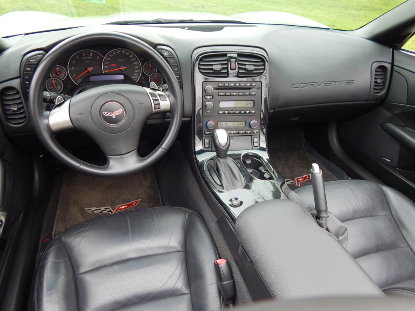 2008 Silver /Black Leather Chevrolet Corvette (1G1YY36W685) with an 6.2L V8 engine, Automatic transmission, located at 6528 Lower York Road, New Hope, PA, 18938, (215) 862-9555, 40.358707, -74.977882 - Here we have a beautiful 2008 Chevrolet Corvette convertible with a 6.2L LS3 V8 putting power to the rear wheels via an automatic transmission. Options include: black leather, keyless entry, carbon fiber trim, power windows/locks/mirrors, power seats, heated seats, AM/FM/CD/AUX radio, Bose sound sys - Photo#19